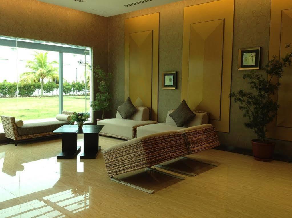 Borneo Cove Hotel Sandakan Exterior photo